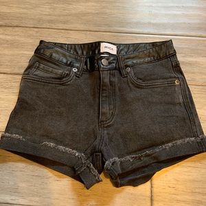 ✨RARE✨ Leather Waisted RVCA Shorts